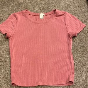 Super cute cropped tee